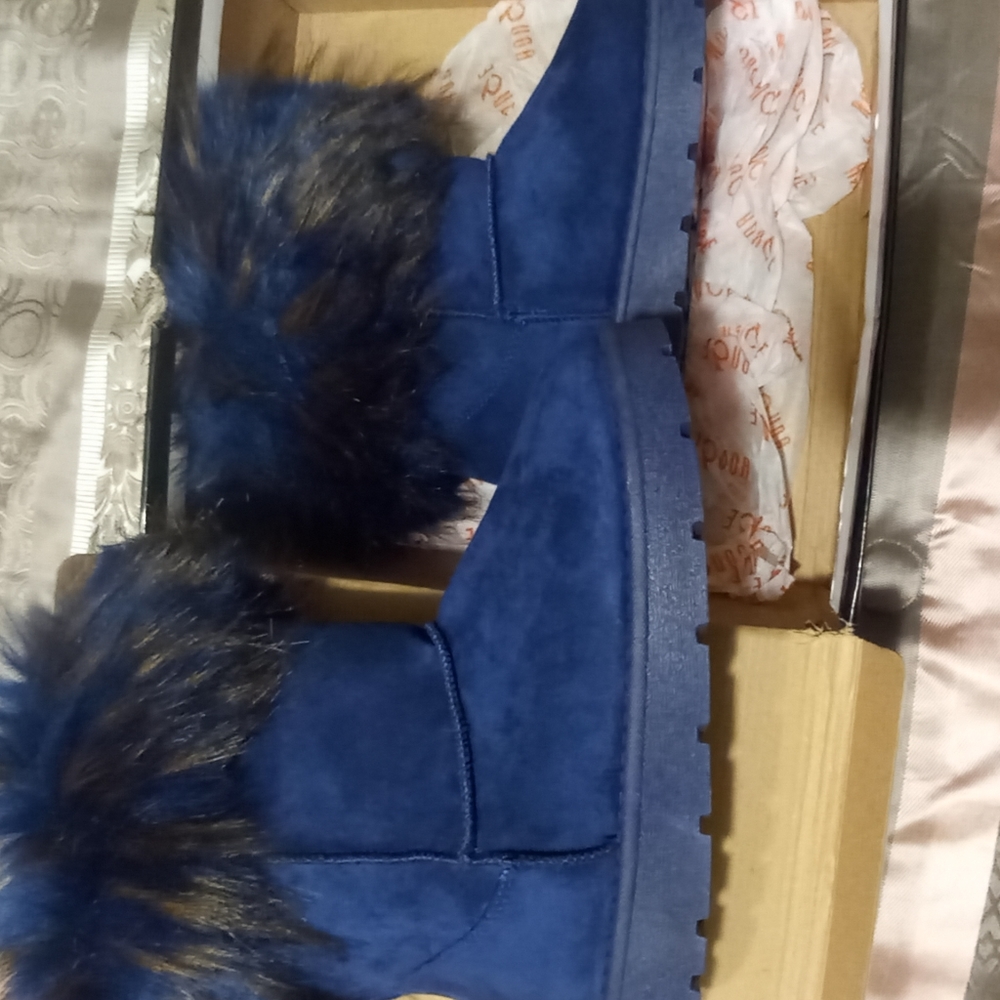 women's boots - Picture 2 of 4